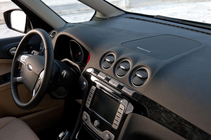  Ford Galaxy 2010 года  (фото 10 из 18)